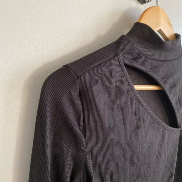 Split Front Top - Picture 7 of 9